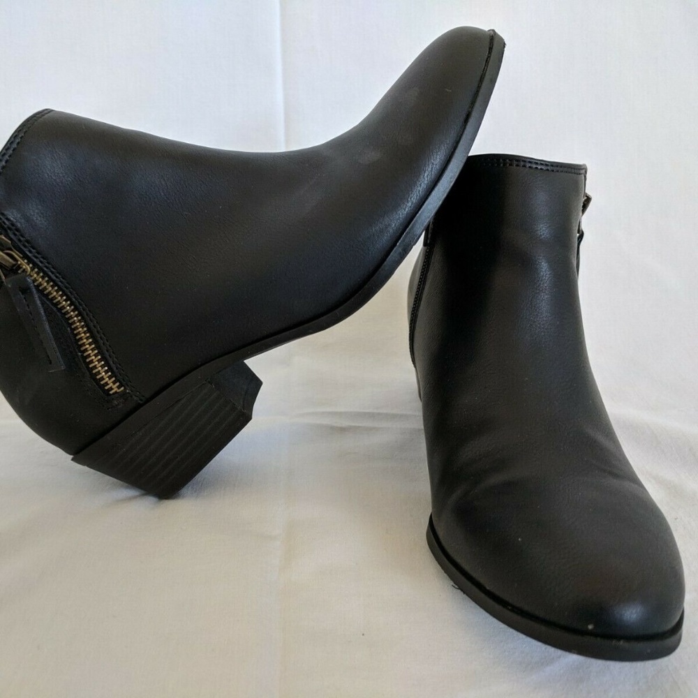 MOSSIMO Rita Double Side Zip Booties • Black